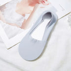 SilentPace™ — Step Confidently Invisible with All-Day Grip and Cool Comfort
