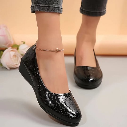 LumaStep™ — Walk All Day in Lightweight Comfort and Head-Turning Style