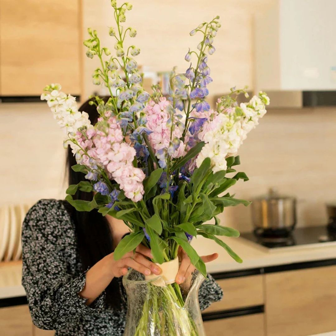 FloraForm™ — Effortless Elegance That Keeps Your Flowers Flawless All Day