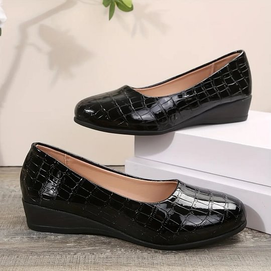 LumaStep™ — Walk All Day in Lightweight Comfort and Head-Turning Style