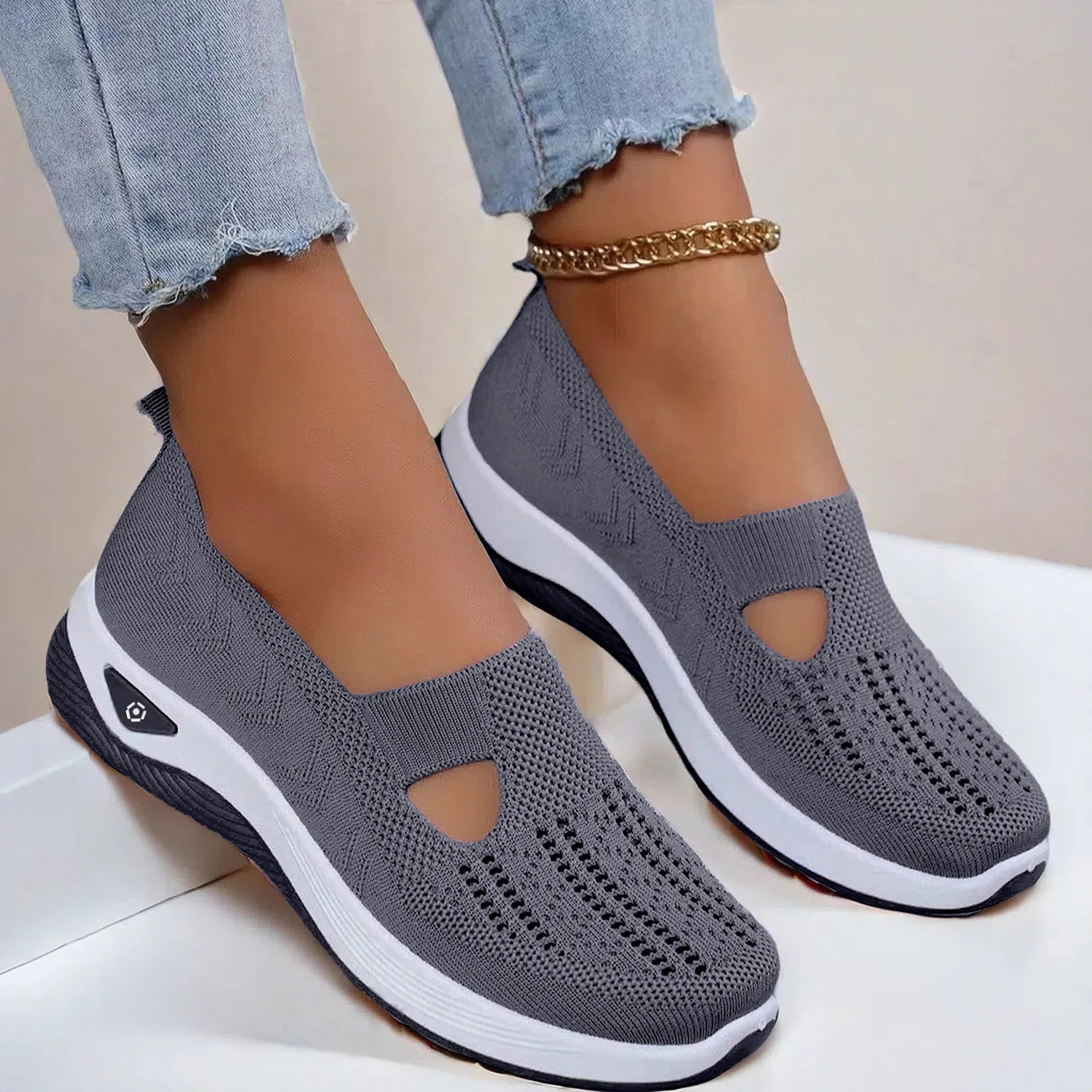 SolAura™ — Walk Featherlight and Feel Fresh Every Step of the Day