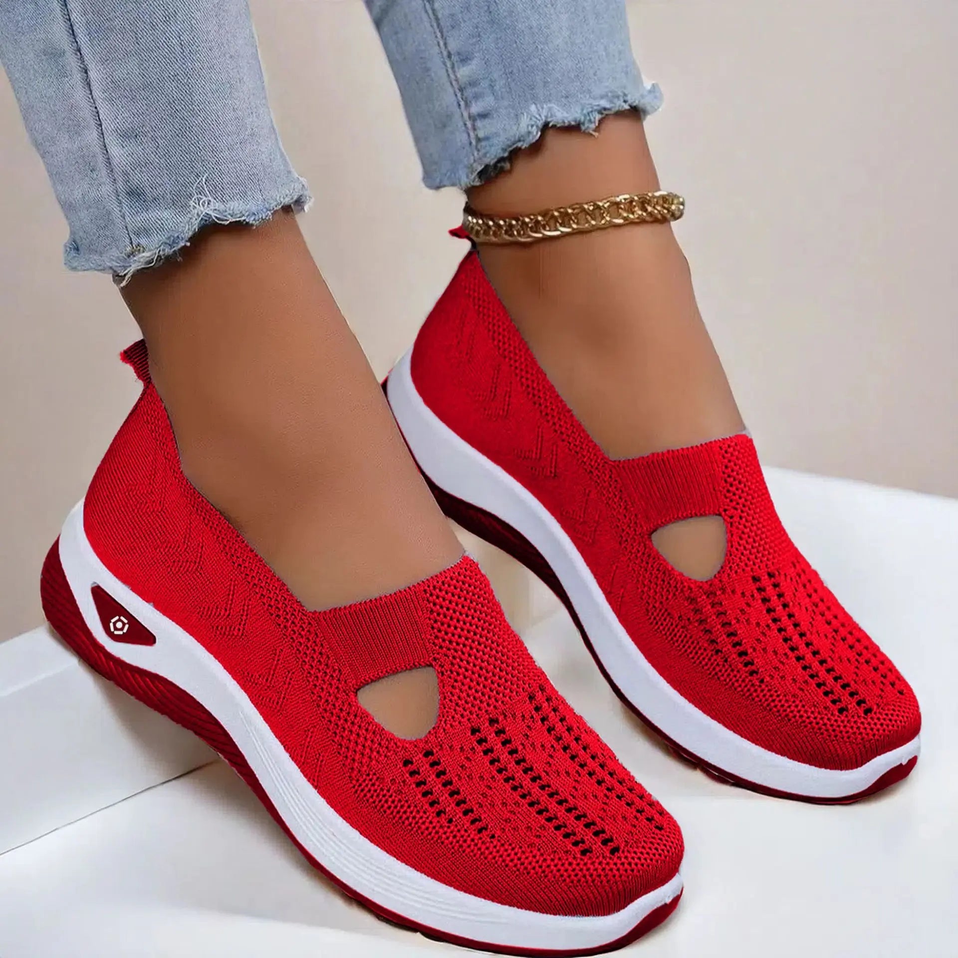 SolAura™ — Walk Featherlight and Feel Fresh Every Step of the Day