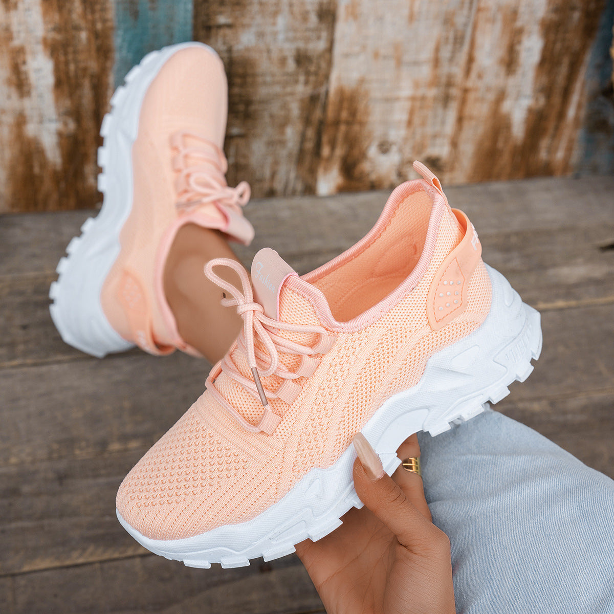 FlyVibe™ — Feel All-Day Freshness and Effortless Style in Every Step