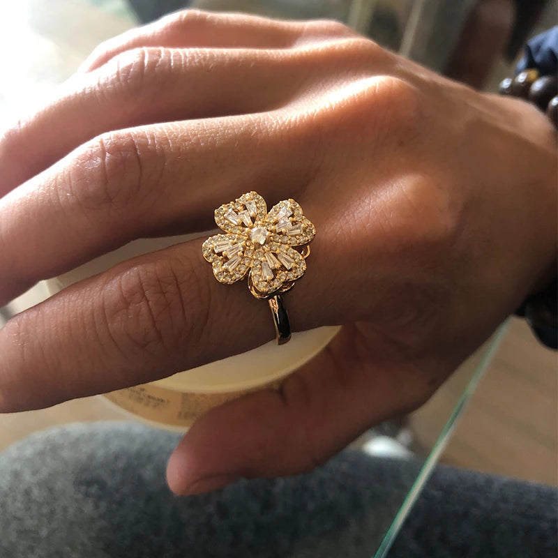CloverEase™ — Spin Away Stress and Wear Confidence All Day