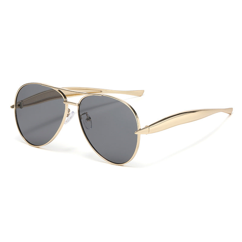 Aurela™ — Own Every Moment with Bold Vintage Glamour and Bulletproof Vision