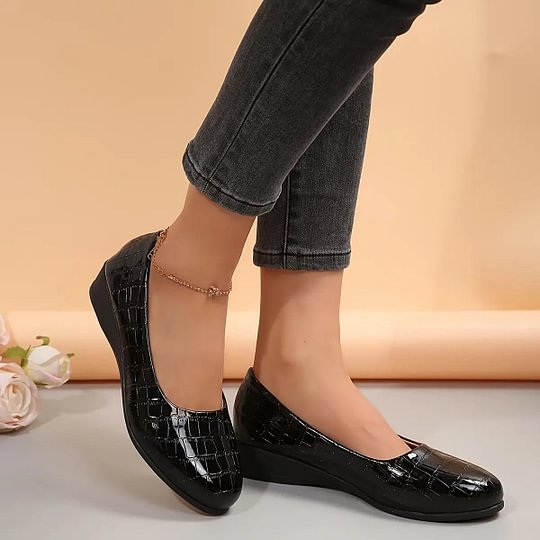 LumaStep™ — Walk All Day in Lightweight Comfort and Head-Turning Style