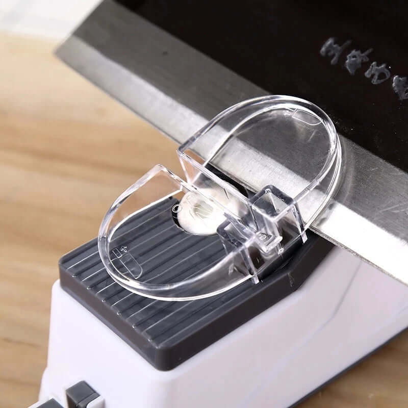 EdgeAura™ — Experience Effortless Precision Cuts and Powerful Kitchen Confidence