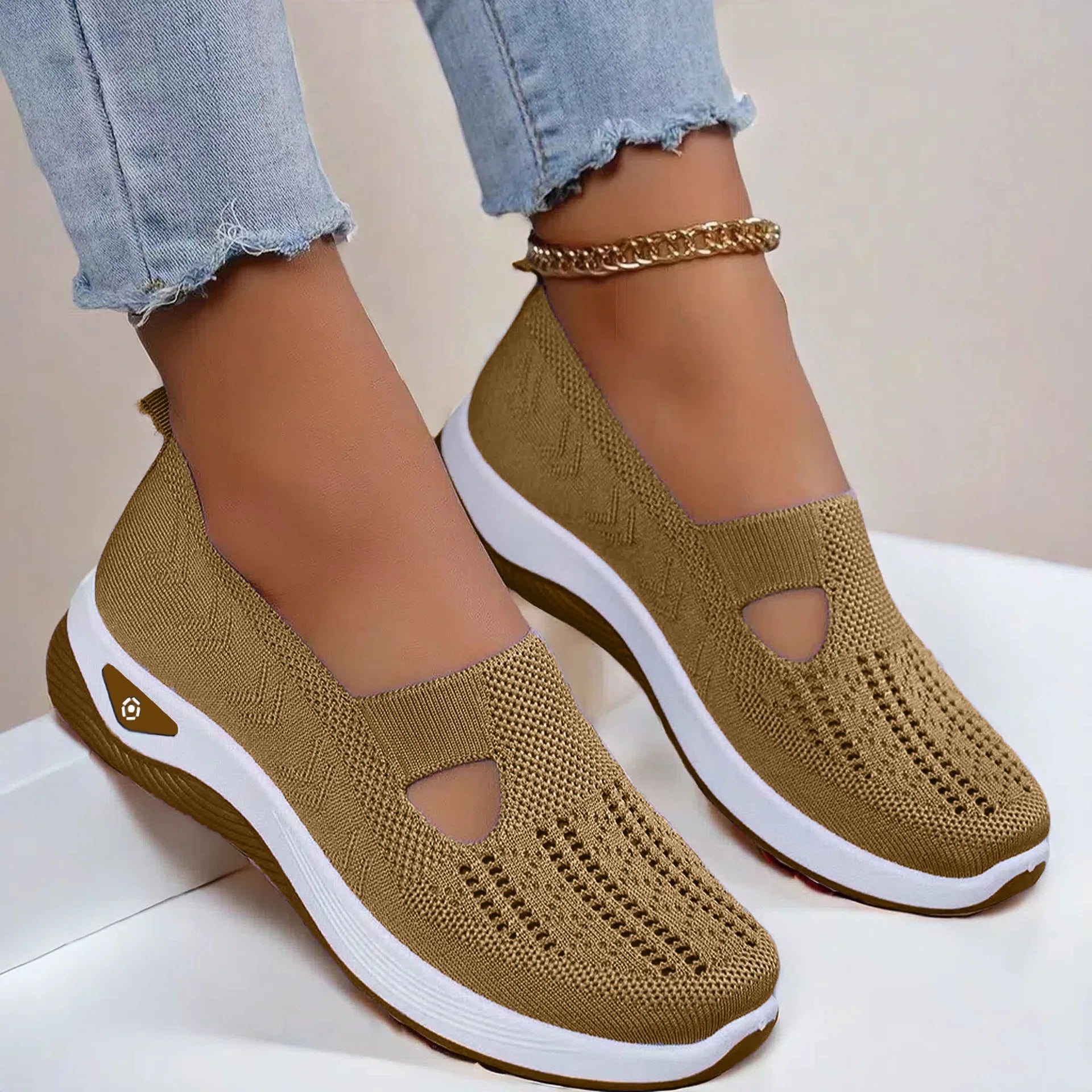 SolAura™ — Walk Featherlight and Feel Fresh Every Step of the Day