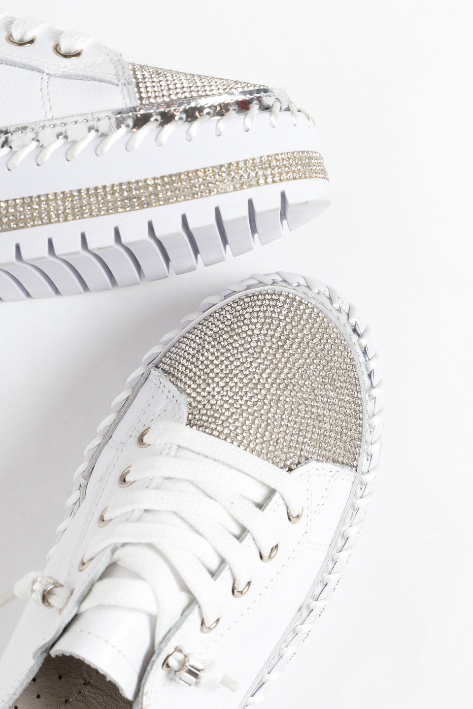 VeloCraft™ Leather Sneakers — Step Into All-Day Confidence and Effortless Elegance
