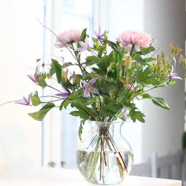 FloraForm™ — Effortless Elegance That Keeps Your Flowers Flawless All Day