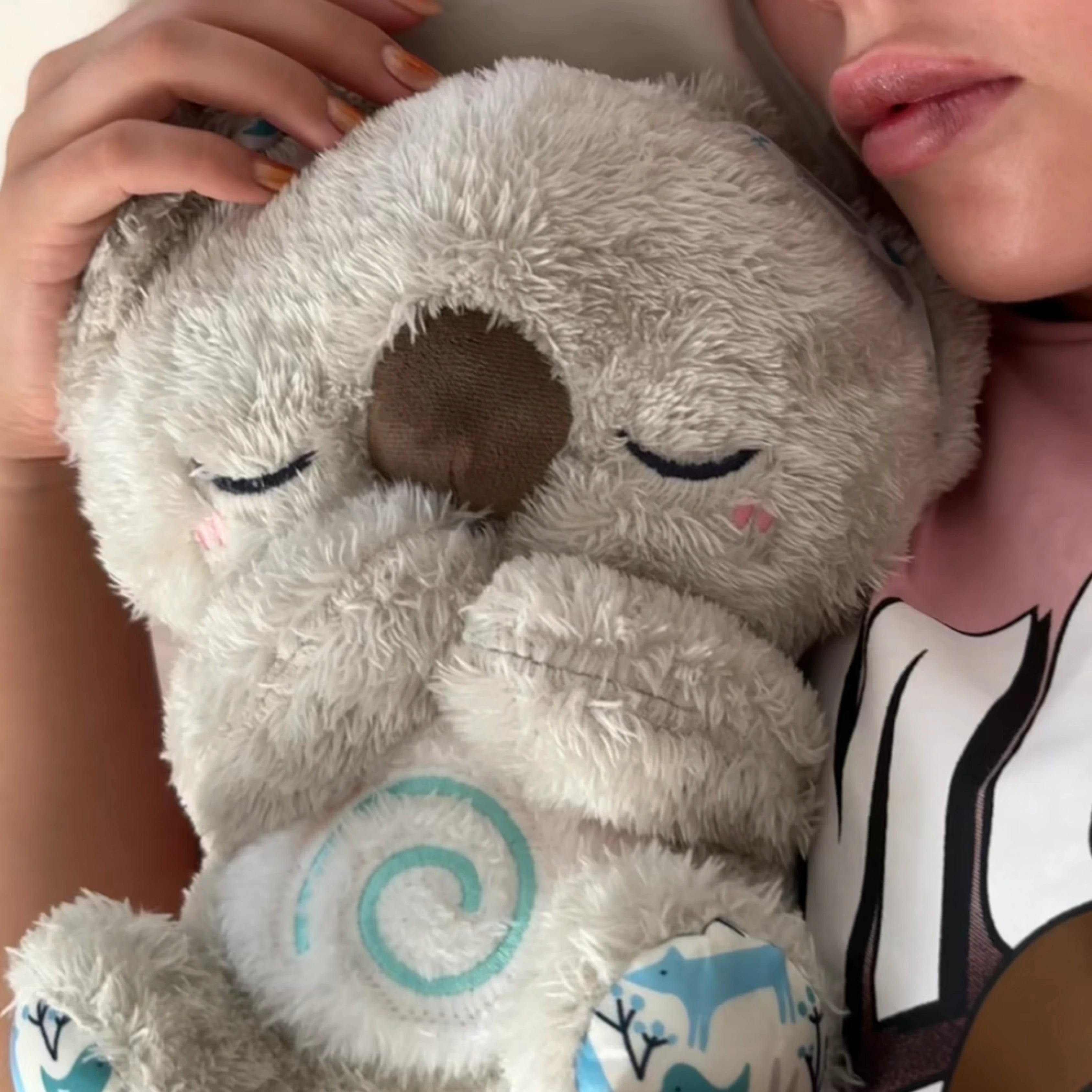 LunaHug™ — Wrap Yourself in Soothing Calm and Sleep Deeply Every Night