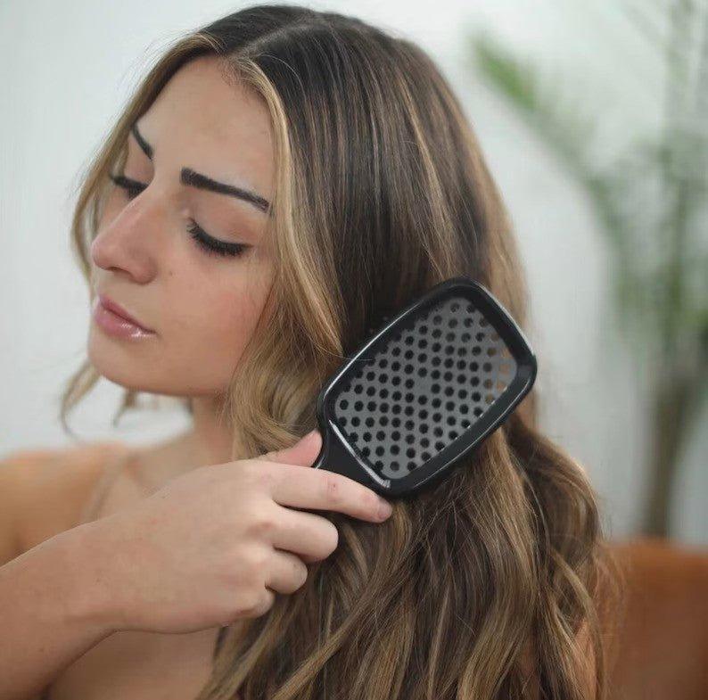 SleekPulse™ — Instantly Banish Knots and Flaunt Silky, Head-Turning Hair