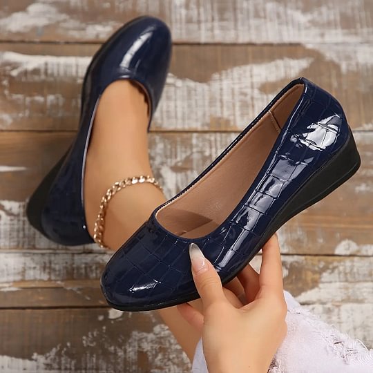 LumaStep™ — Walk All Day in Lightweight Comfort and Head-Turning Style