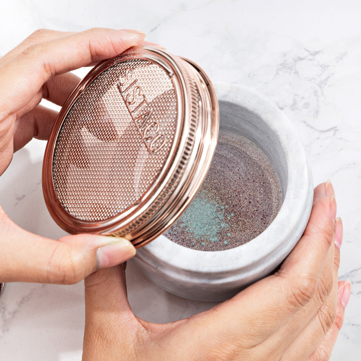 LuxeStand™ — Master Every Powder Stroke with Effortless Elegance and Precision