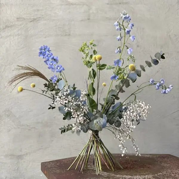FloraForm™ — Effortless Elegance That Keeps Your Flowers Flawless All Day