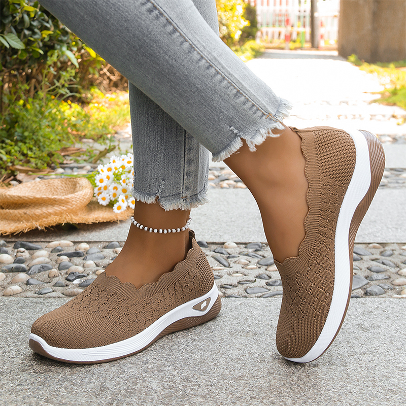AerisStep™ — Slip into all-day air-cushioned freedom and cool comfort