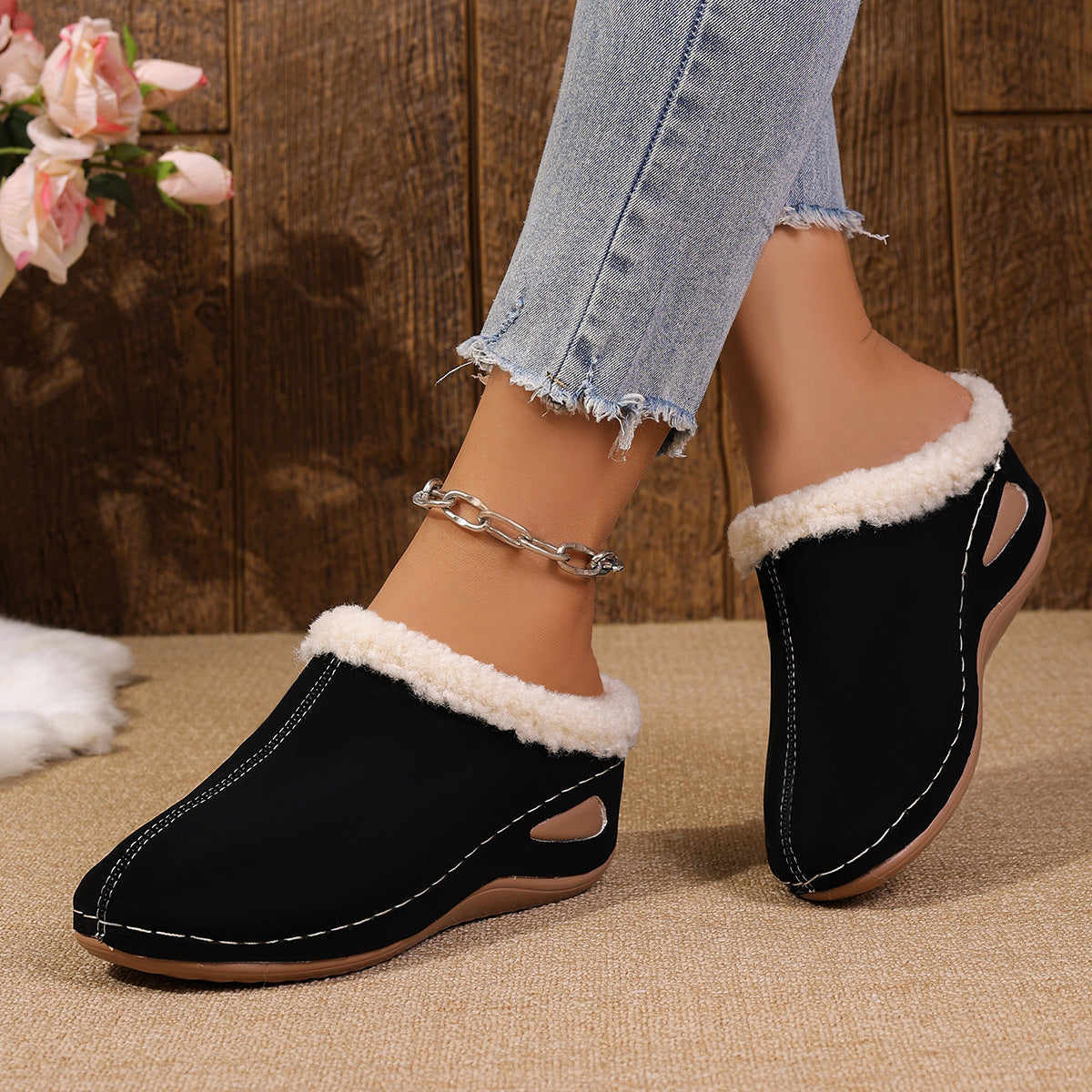 Plush Slippers™ — Wrap Your Feet in All-Day Cozy Confidence