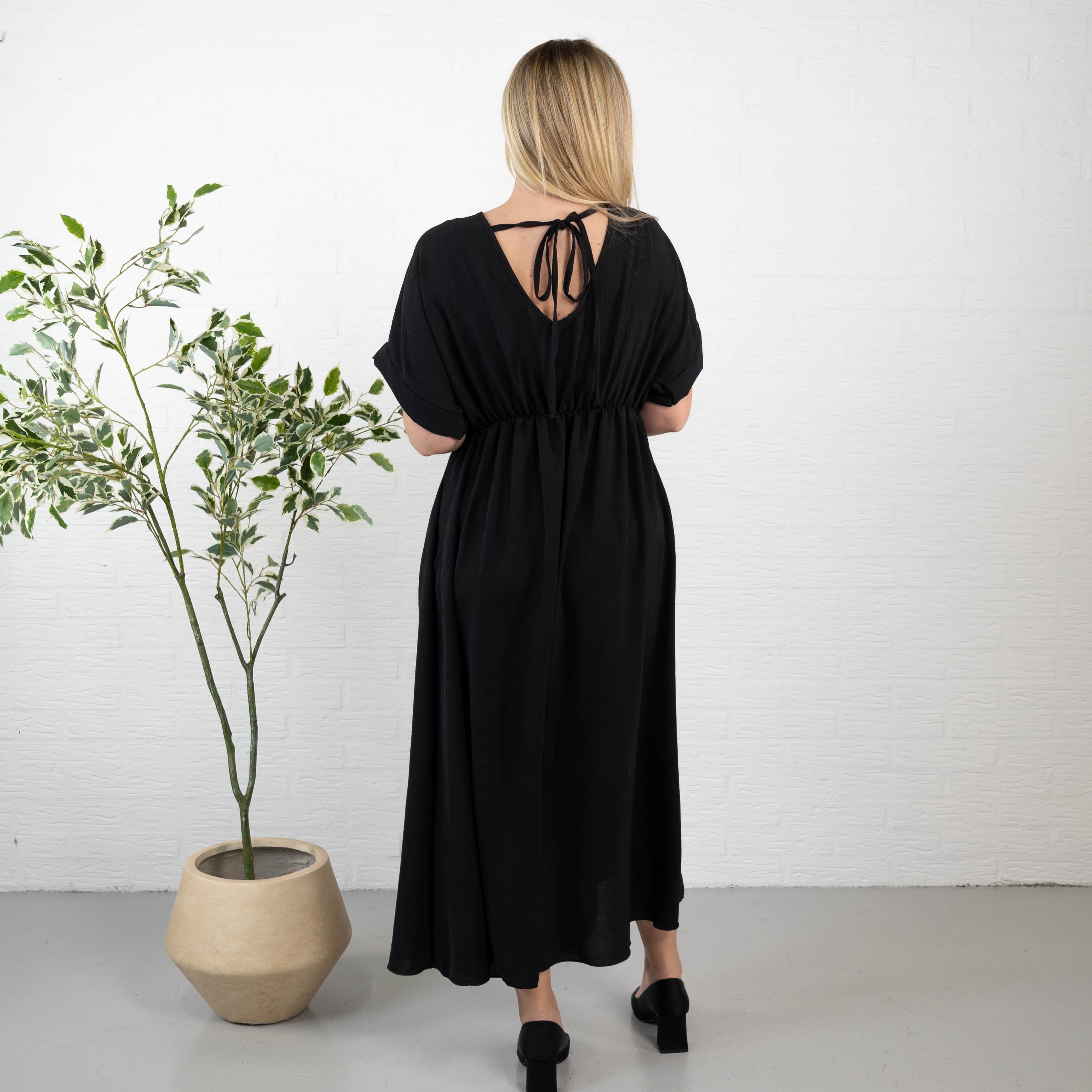 VeloraMist™ Dress — Slip Into Flawless Comfort and Head-Turning Elegance Every Time