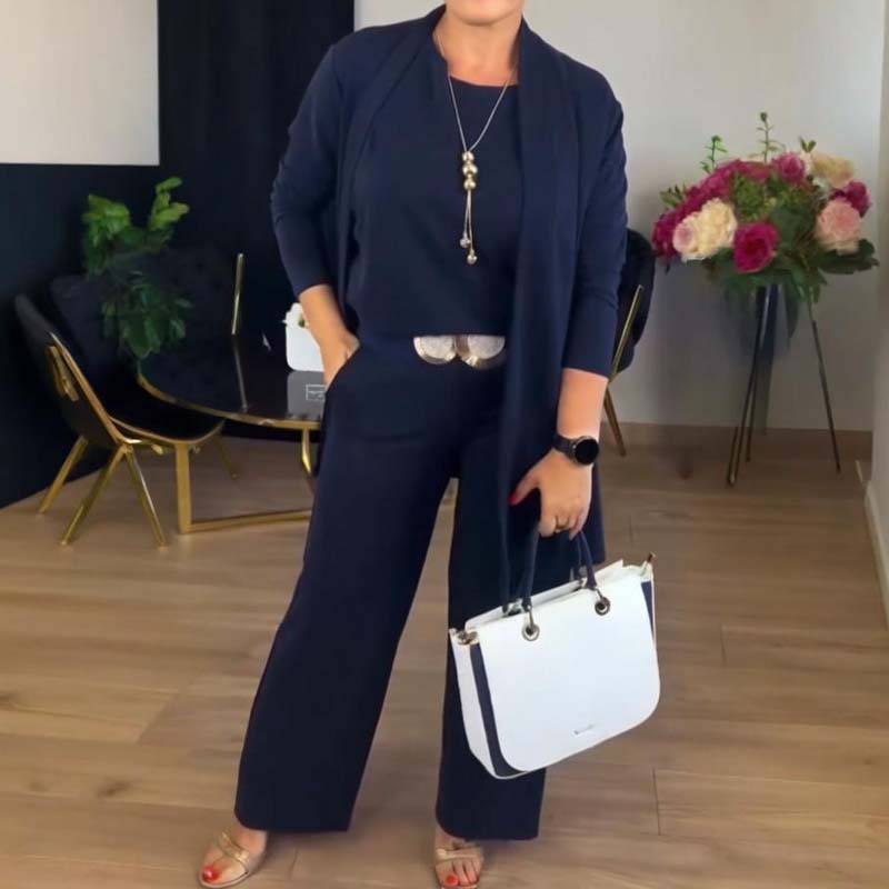 GlowHaven™ — Wrap Yourself in Effortless Elegance and All-Day Comfort