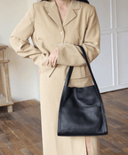 VeloVanta™ Shoulder Bag — Stay Dry, Organized, and Sharp Wherever Life Takes You