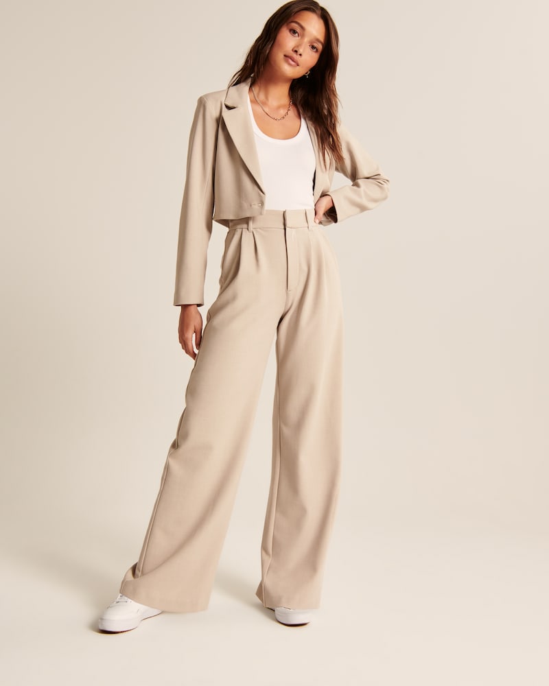 Wide Leg Harmony™ — Embrace Every Curve with All-Day Confidence and Effortless Style