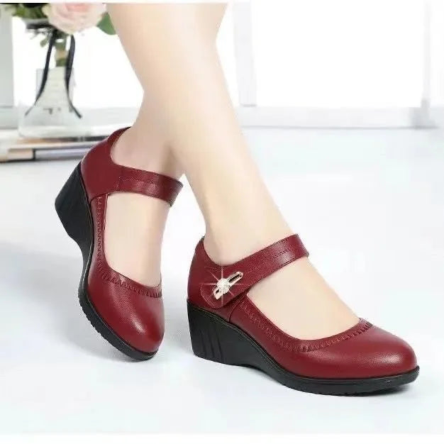 SoloraStep™ — Feel Fresh, Stand Tall, and Own Every Moment
