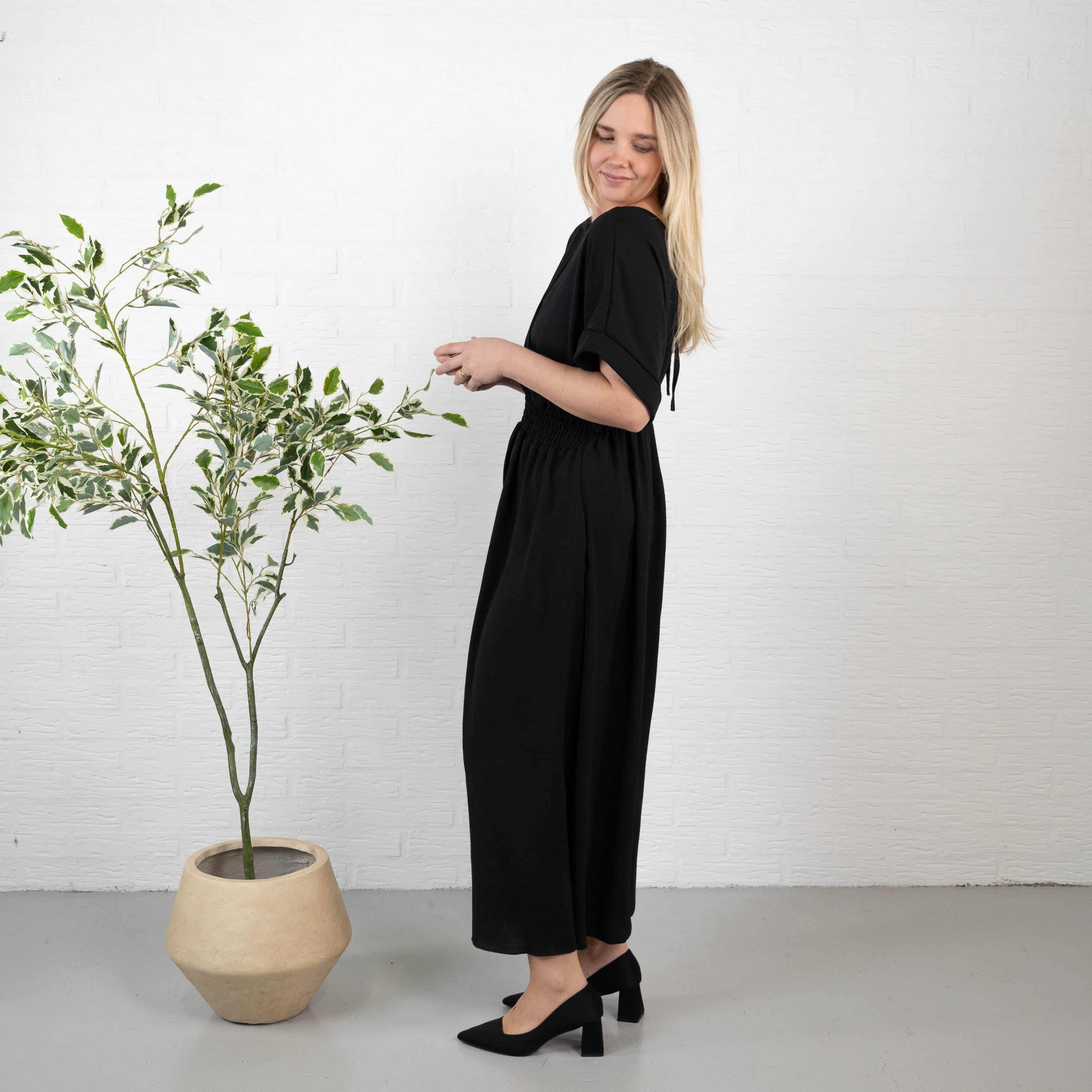 VeloraMist™ Dress — Slip Into Flawless Comfort and Head-Turning Elegance Every Time